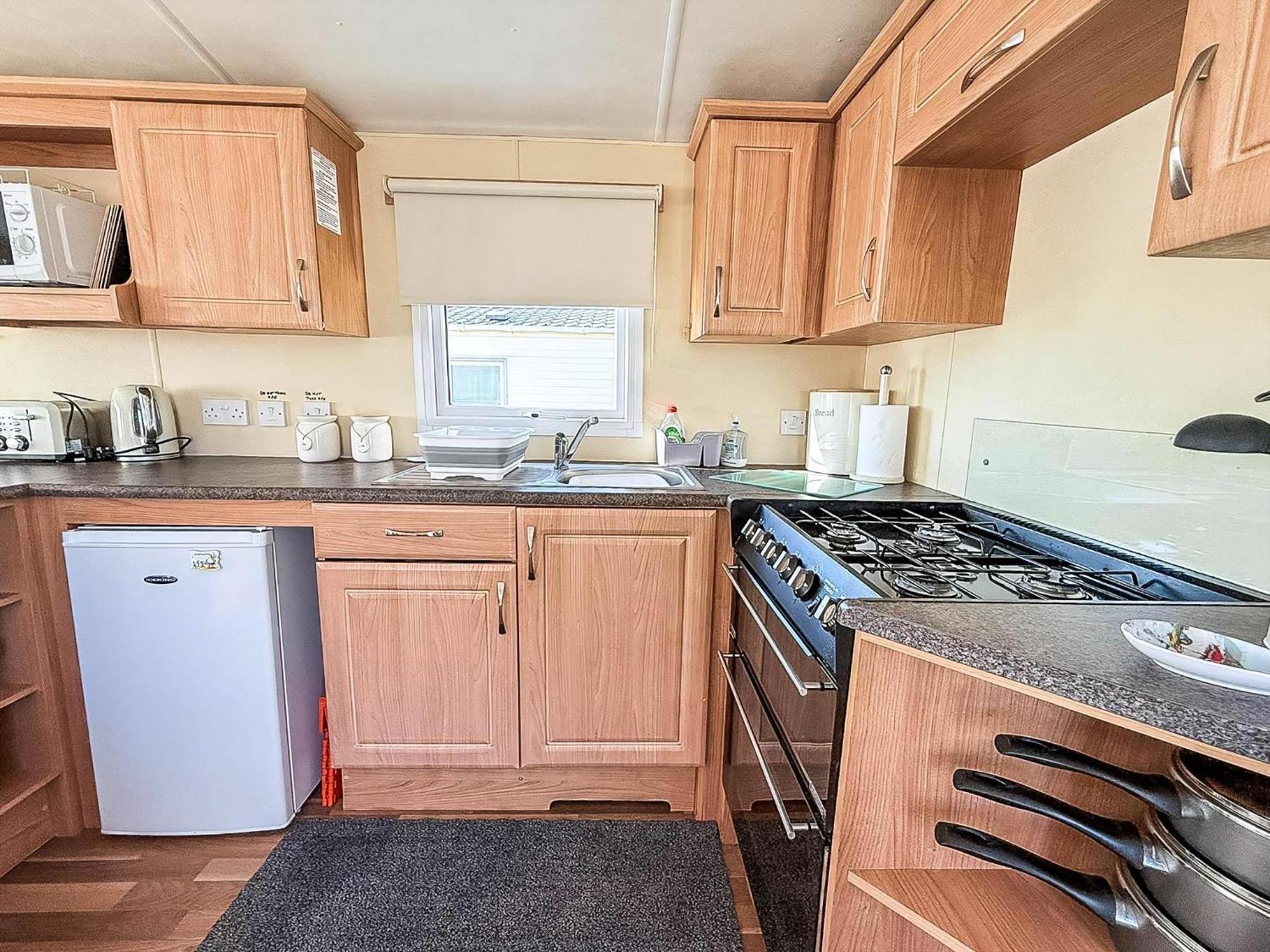 Caravan With Decking At Manor Park In Hunstanton, Sleeps 6 Ref 23045B Exterior foto