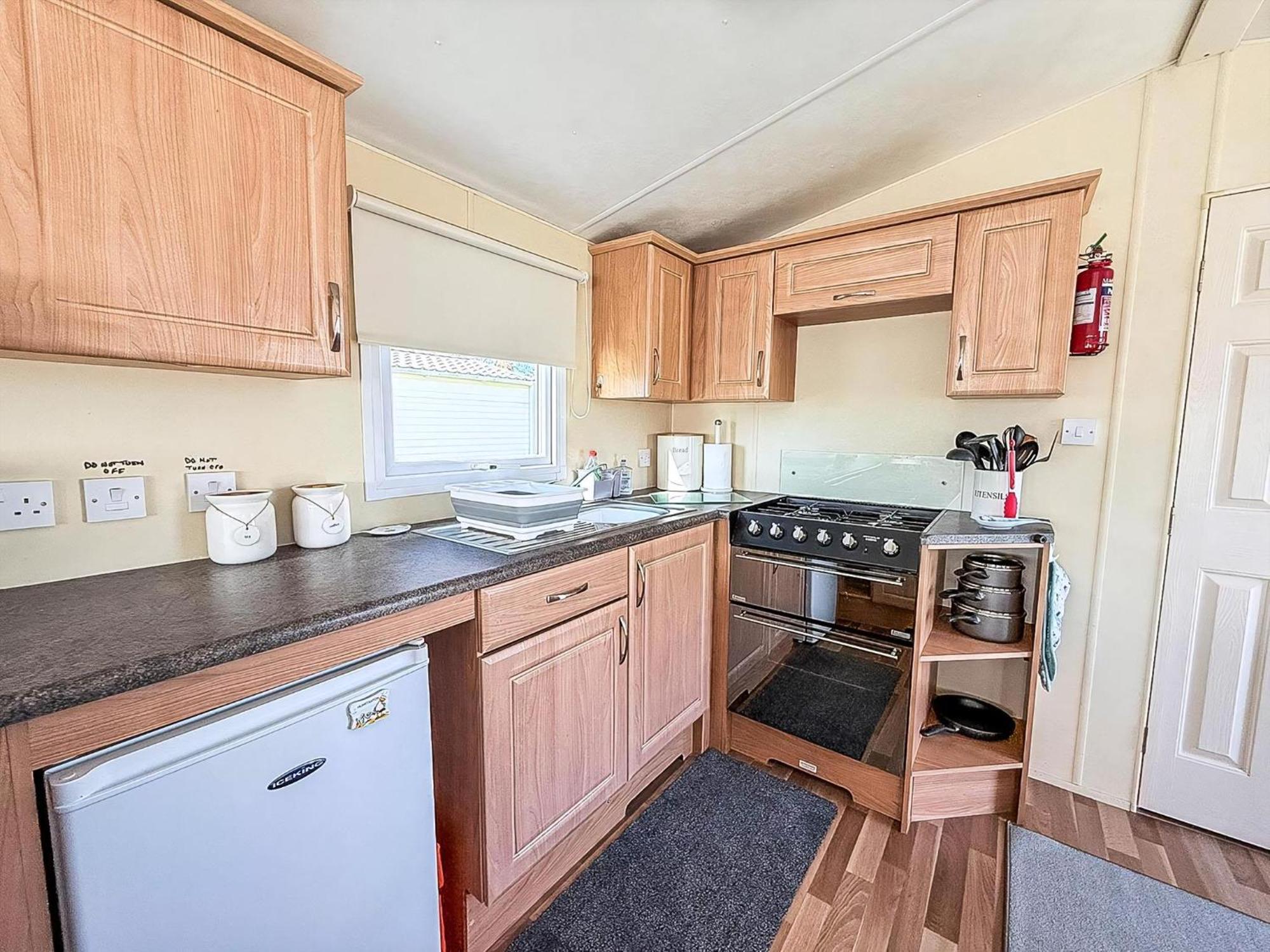 Caravan With Decking At Manor Park In Hunstanton, Sleeps 6 Ref 23045B Exterior foto